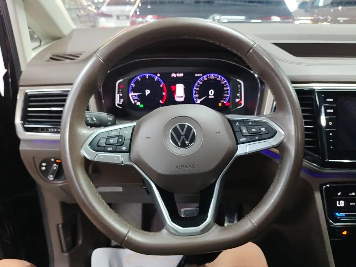 Volkswagen Viloran 2020 380TSI Prestige Edition — миниатюра 13