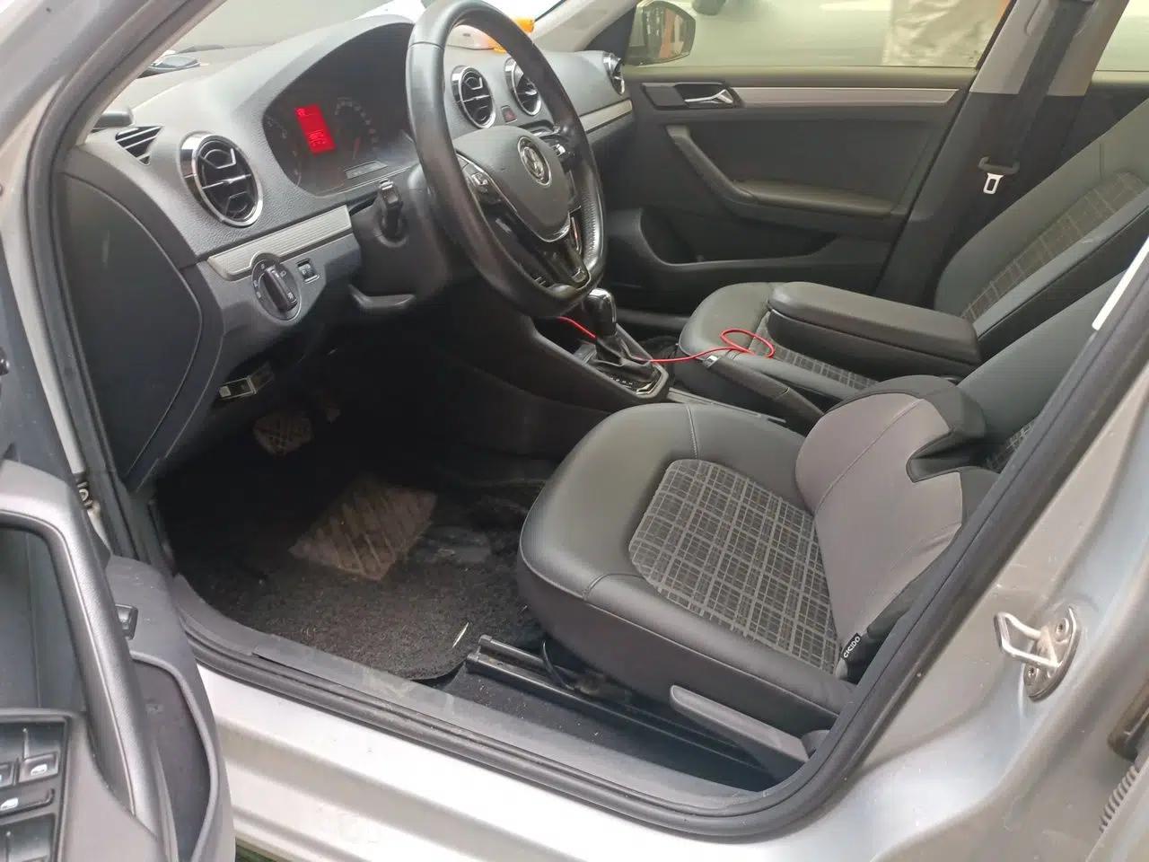Volkswagen Jetta 2019 Dream Edition 1.5L Automatic Comfort Version — миниатюра 16