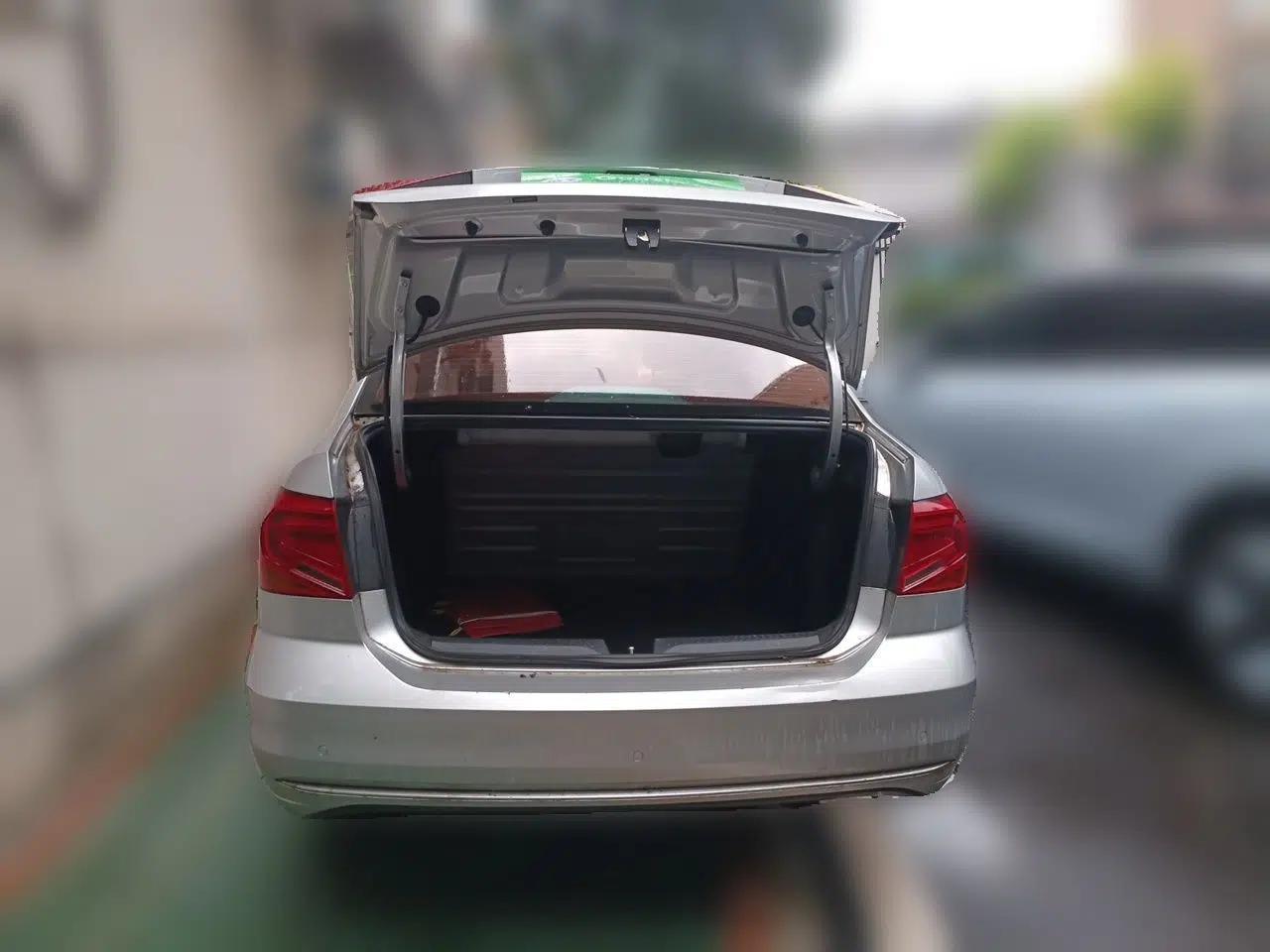 Volkswagen Jetta 2019 Dream Edition 1.5L Automatic Comfort Version — миниатюра 19