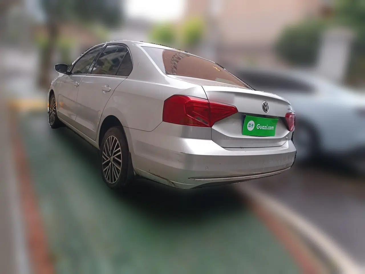 Volkswagen Jetta 2019 Dream Edition 1.5L Automatic Comfort Version — миниатюра 4
