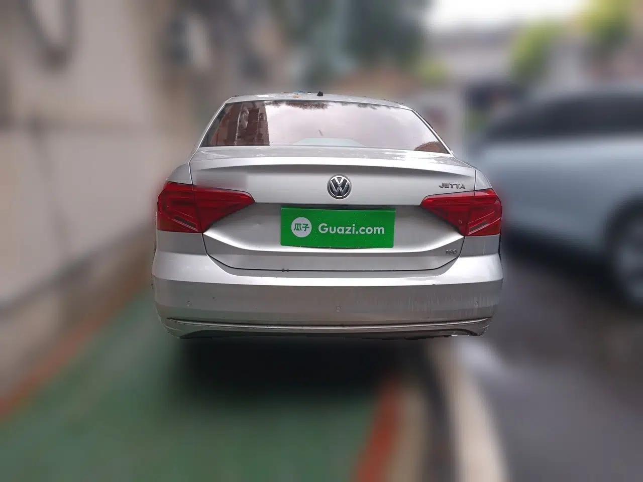 Volkswagen Jetta 2019 Dream Edition 1.5L Automatic Comfort Version — миниатюра 5