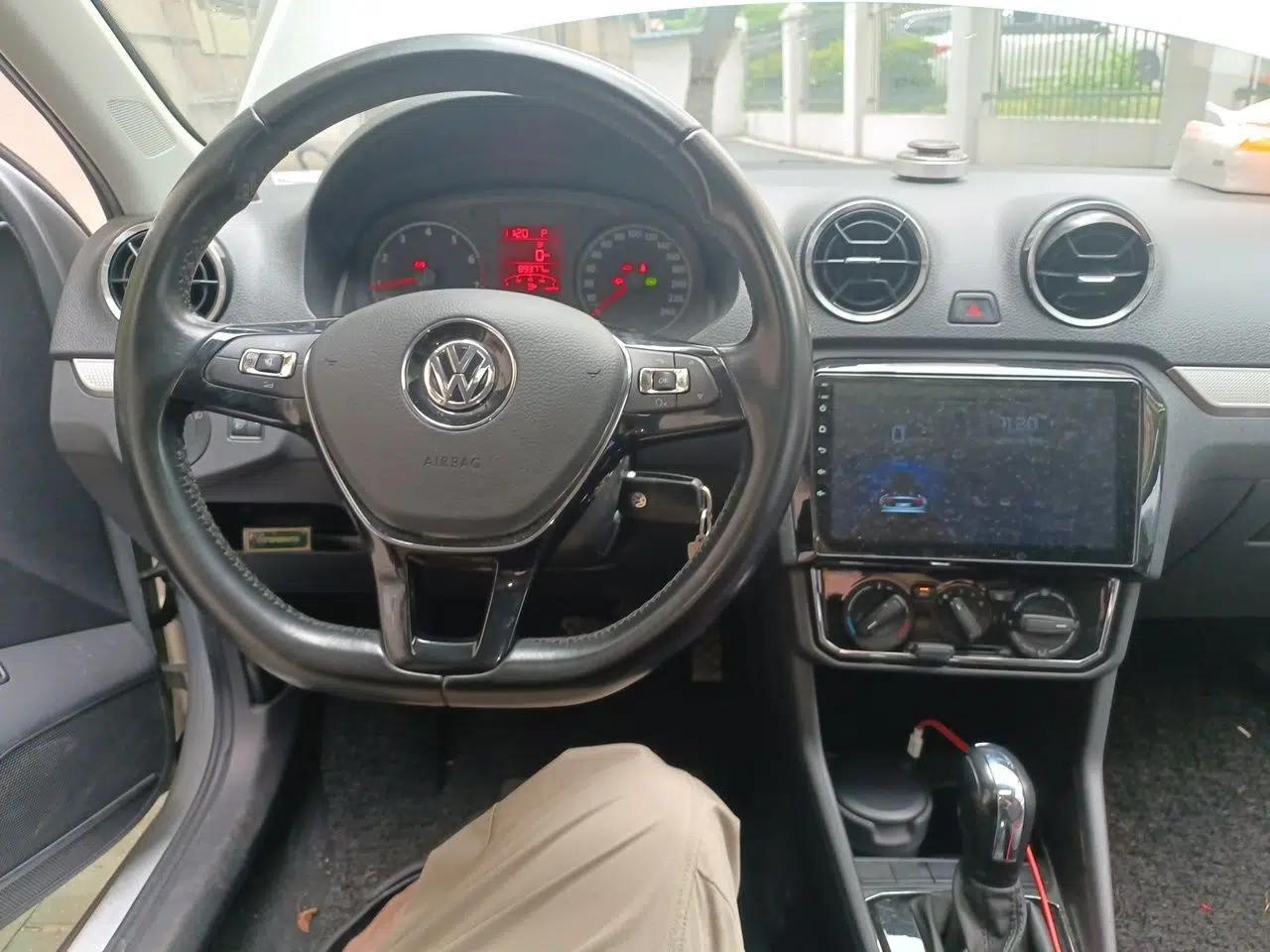 Volkswagen Jetta 2019 Dream Edition 1.5L Automatic Comfort Version — миниатюра 9