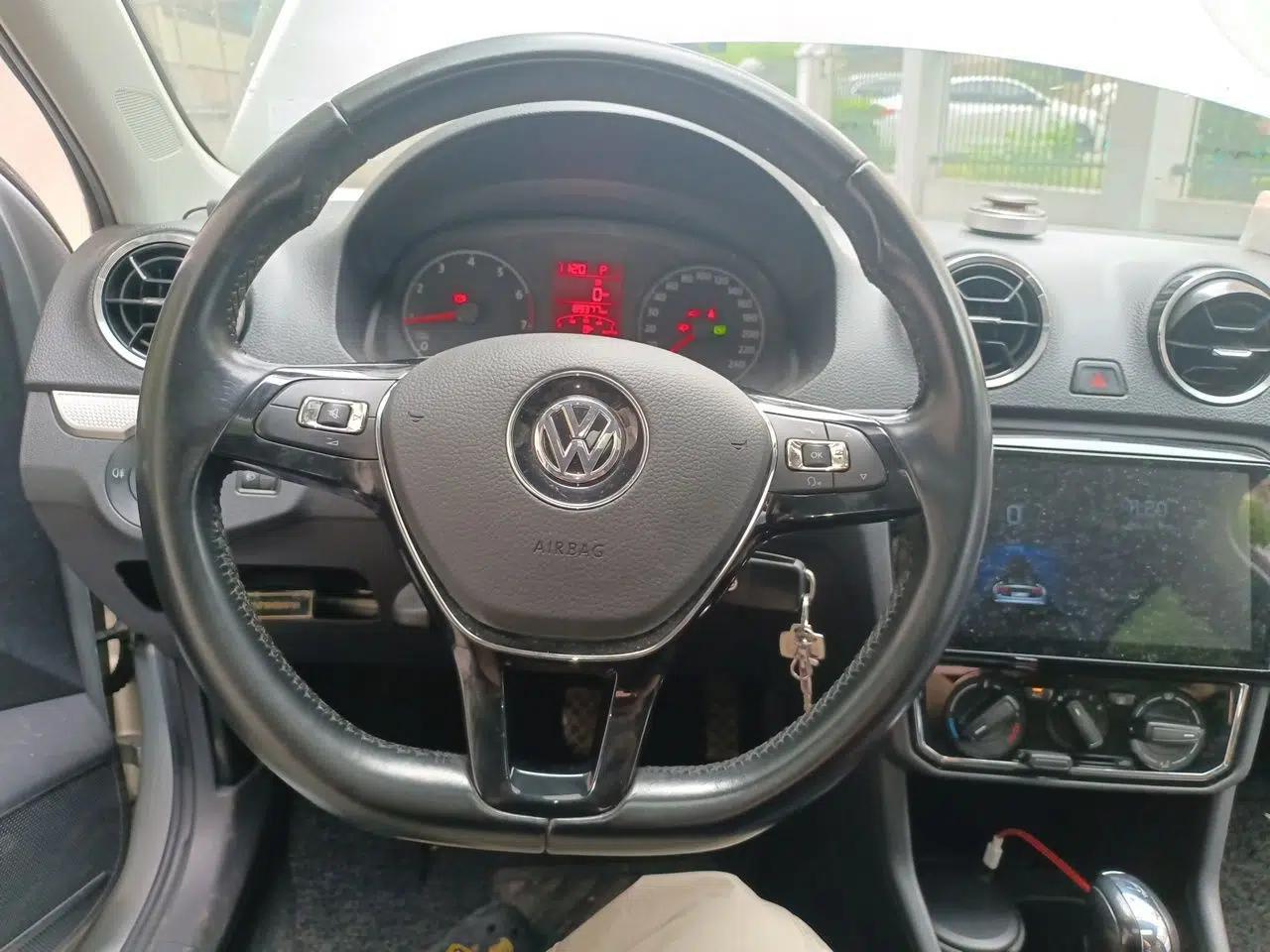 Volkswagen Jetta 2019 Dream Edition 1.5L Automatic Comfort Version — миниатюра 10