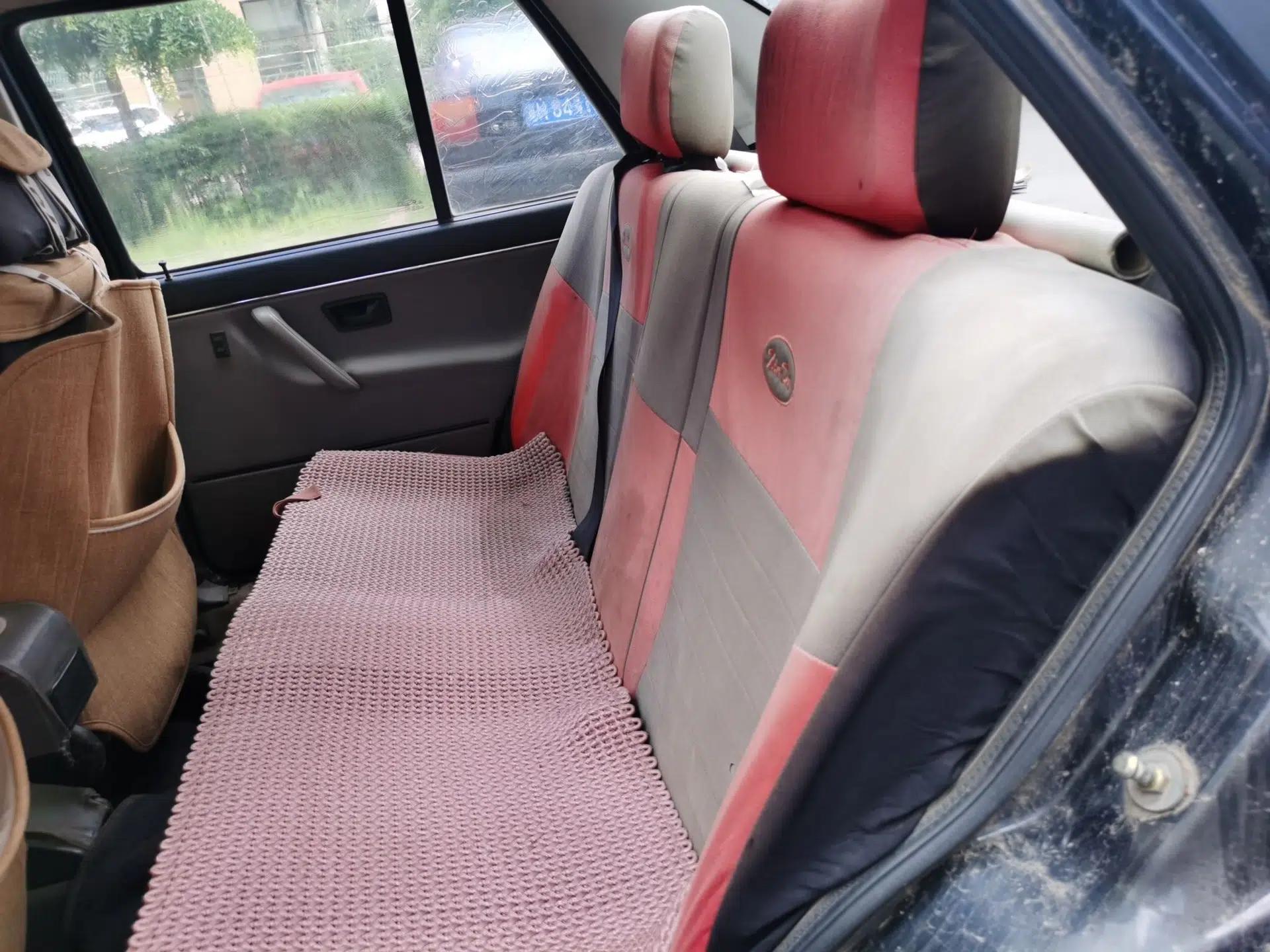 Volkswagen Jetta 2010 1.6L Partner — миниатюра 17