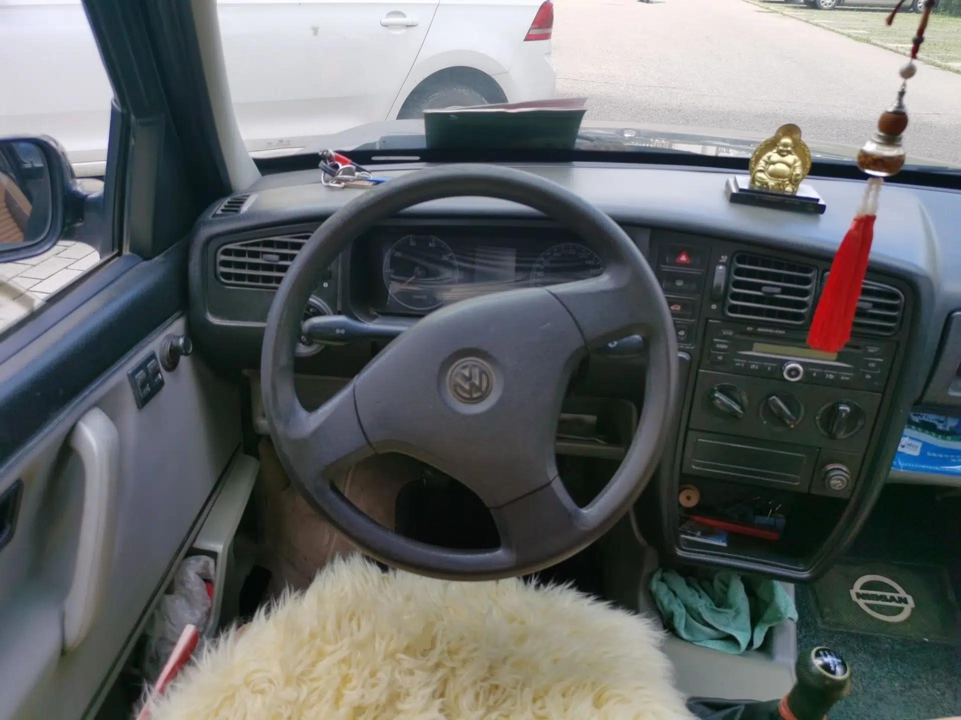 Volkswagen Jetta 2010 1.6L Partner — миниатюра 10