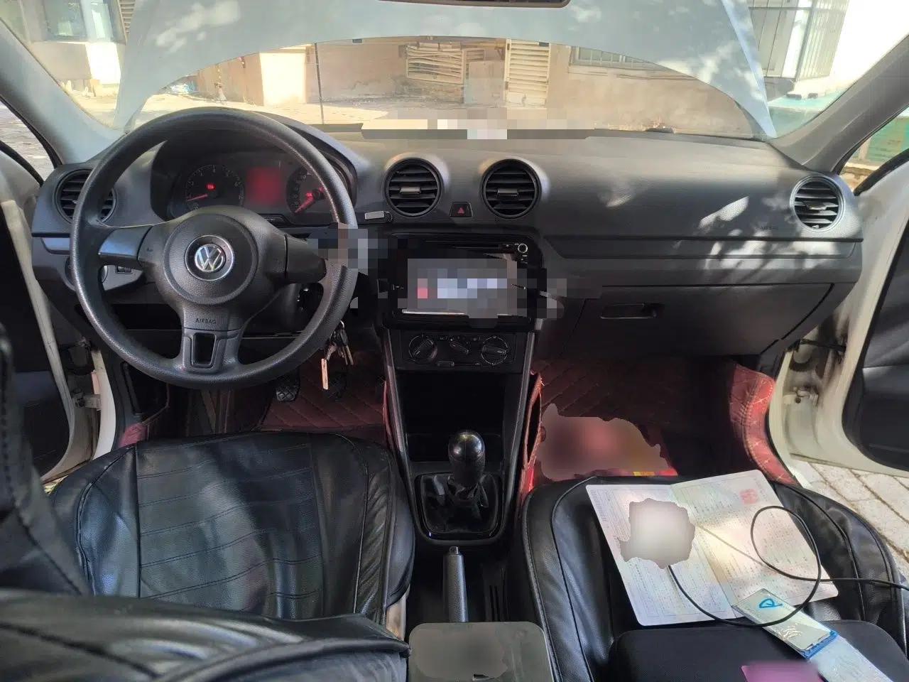 Volkswagen Jetta 2015 Value Edition 1.6L Manual Fashionable Style — миниатюра 6