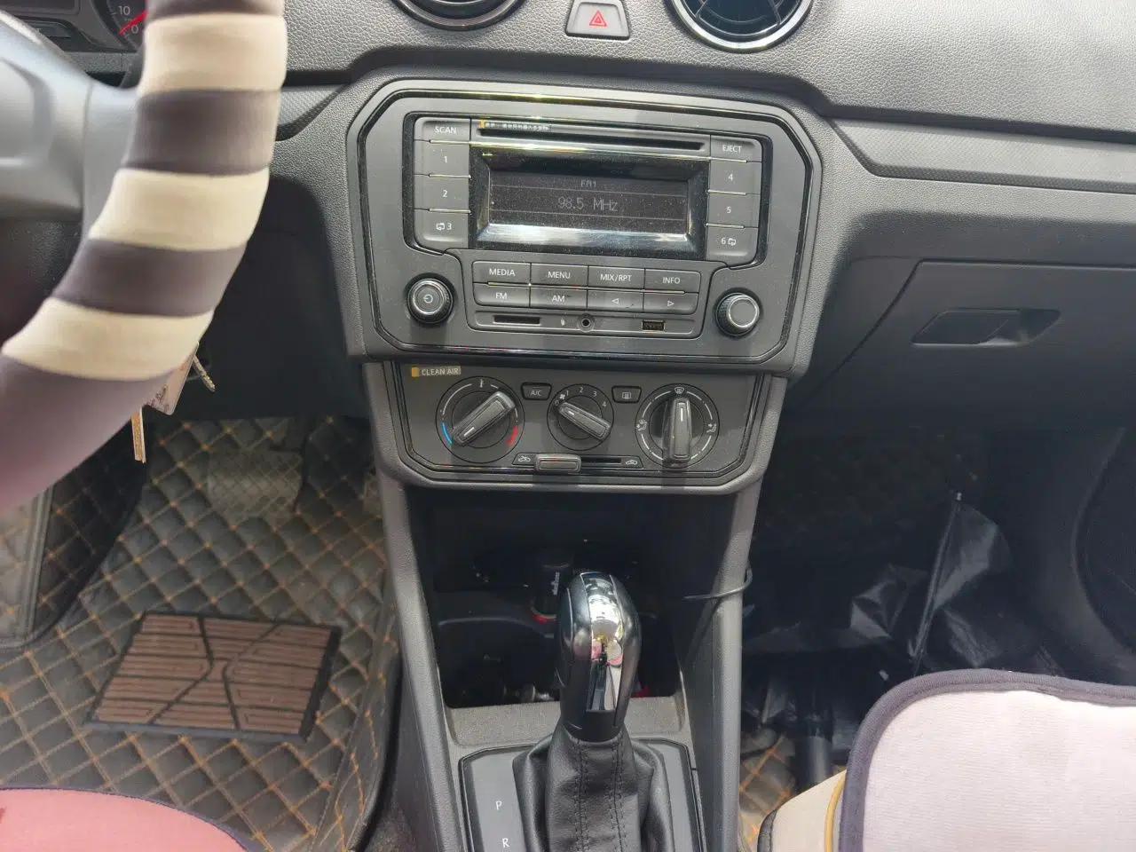 Volkswagen Jetta 2017 1.5L Automatic Fashion Model — миниатюра 13