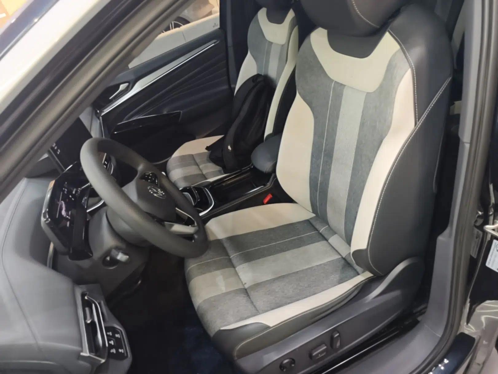 Volkswagen ID.4 CROZZ 2022 Standard Range PURE Edition — миниатюра 17