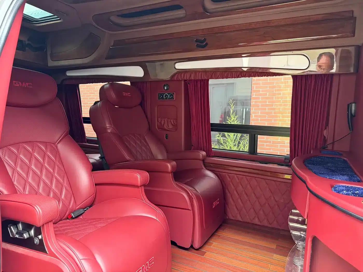 2011 SAVANA 6.0L Business Star 7-seater — миниатюра 14