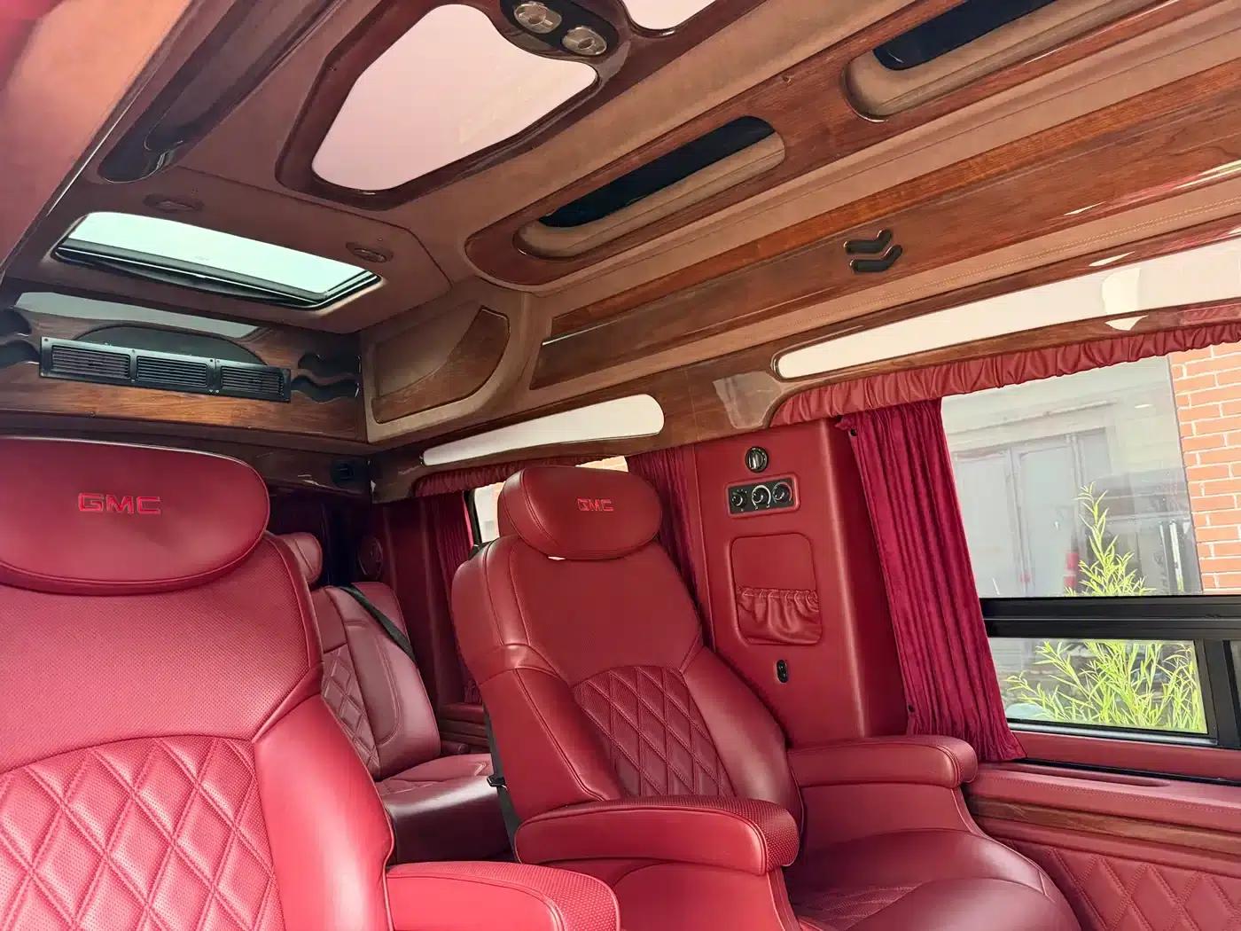 2011 SAVANA 6.0L Business Star 7-seater — миниатюра 15