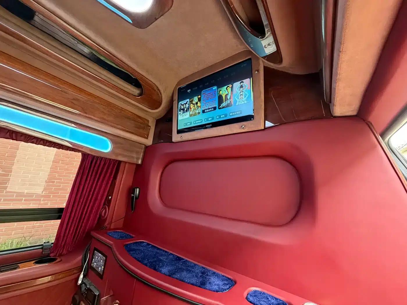 2011 SAVANA 6.0L Business Star 7-seater — миниатюра 20