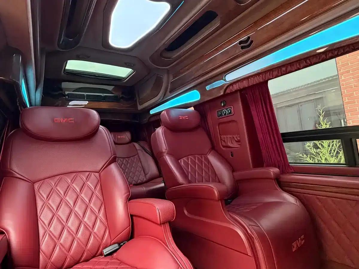 2011 SAVANA 6.0L Business Star 7-seater — миниатюра 22