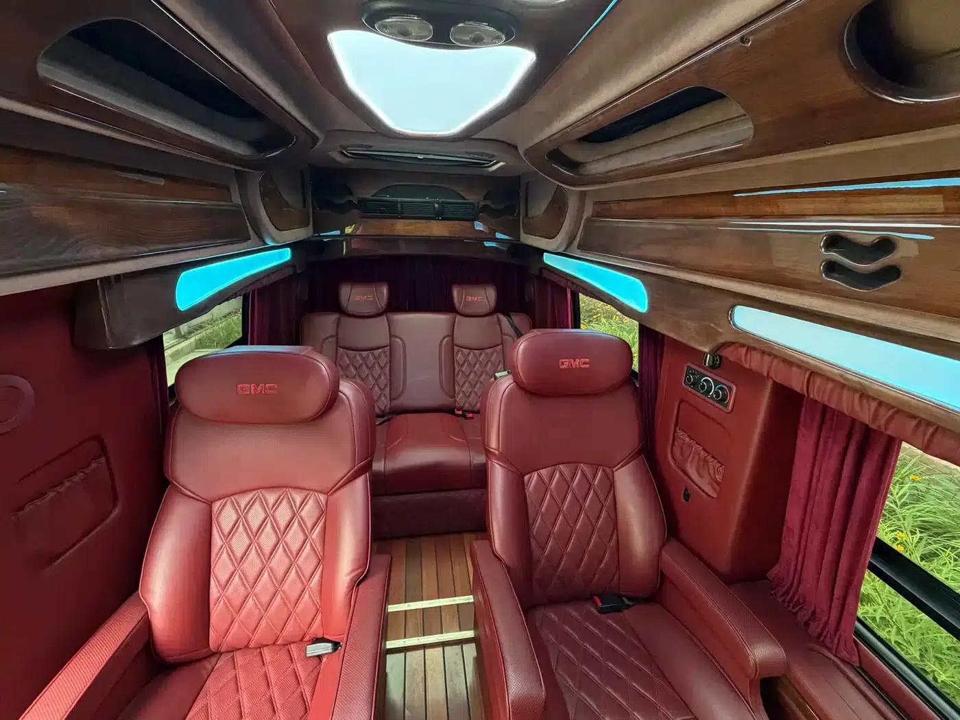 2011 SAVANA 6.0L Business Star 7-seater — миниатюра 24