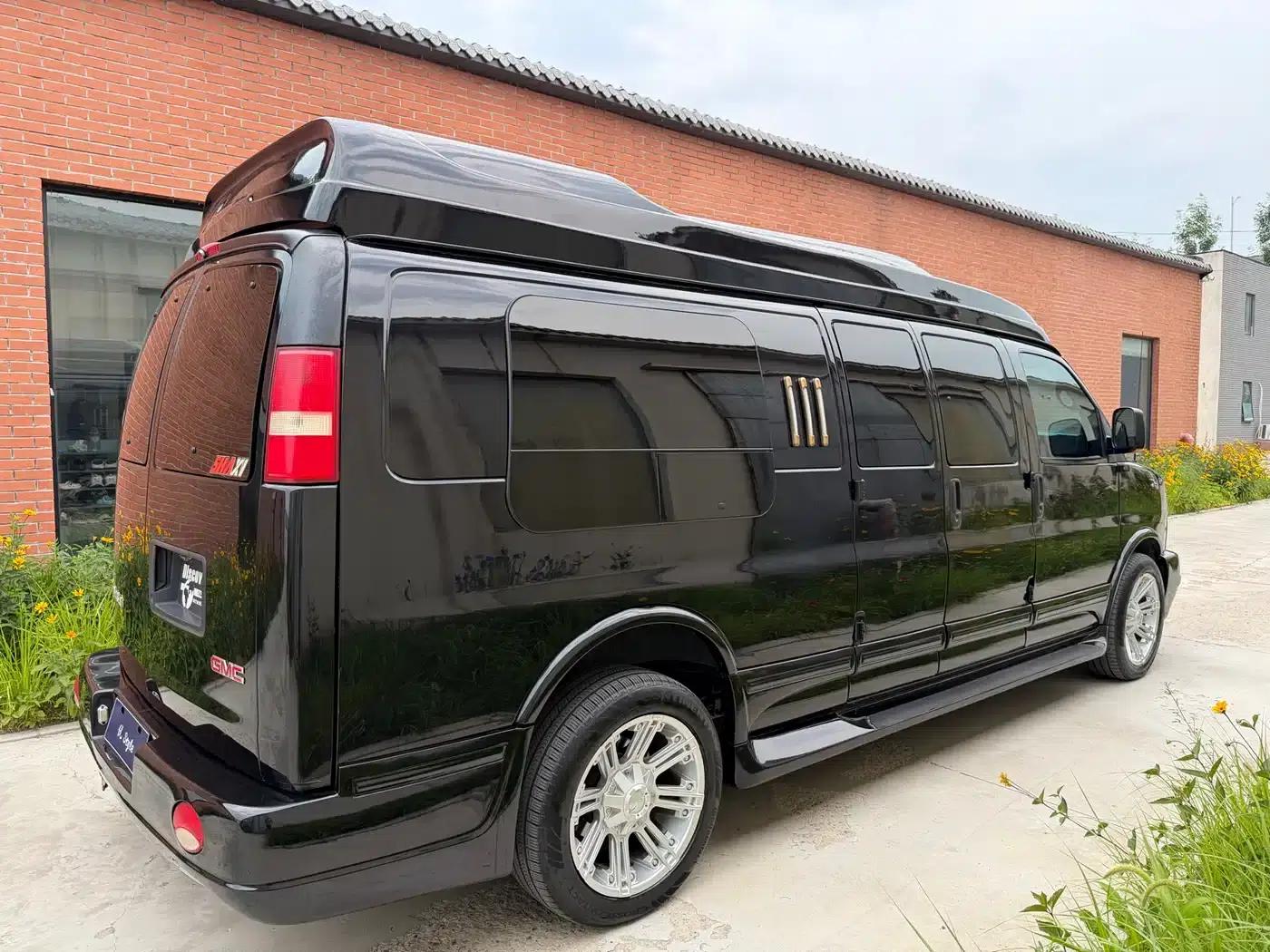 2011 SAVANA 6.0L Business Star 7-seater — миниатюра 6