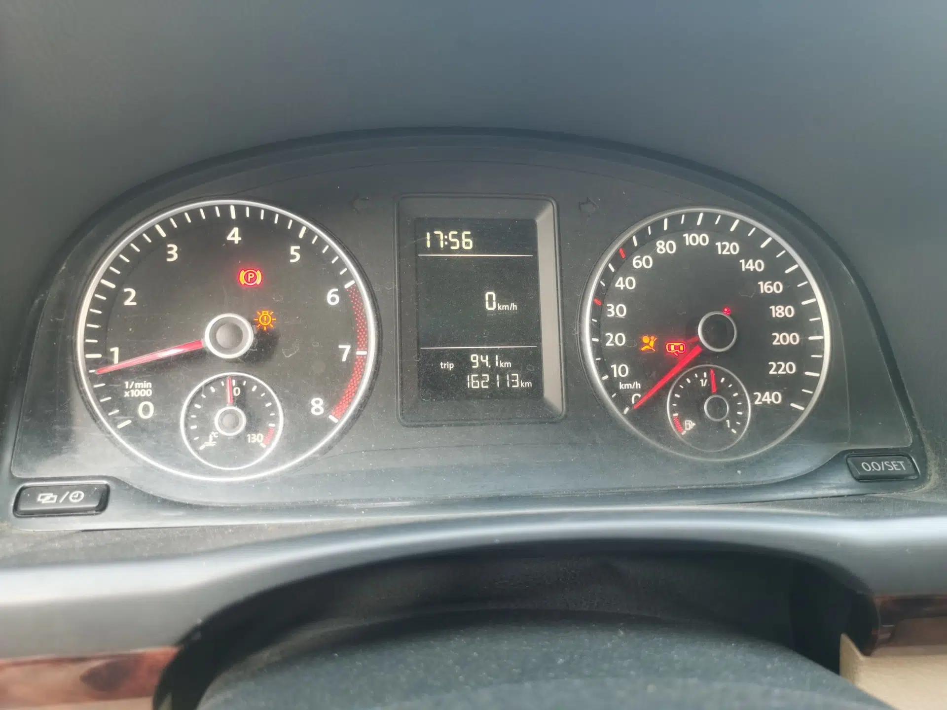 Volkswagen Touran 2013 1.4T Manual Comfort Edition 5-Seater — миниатюра 11