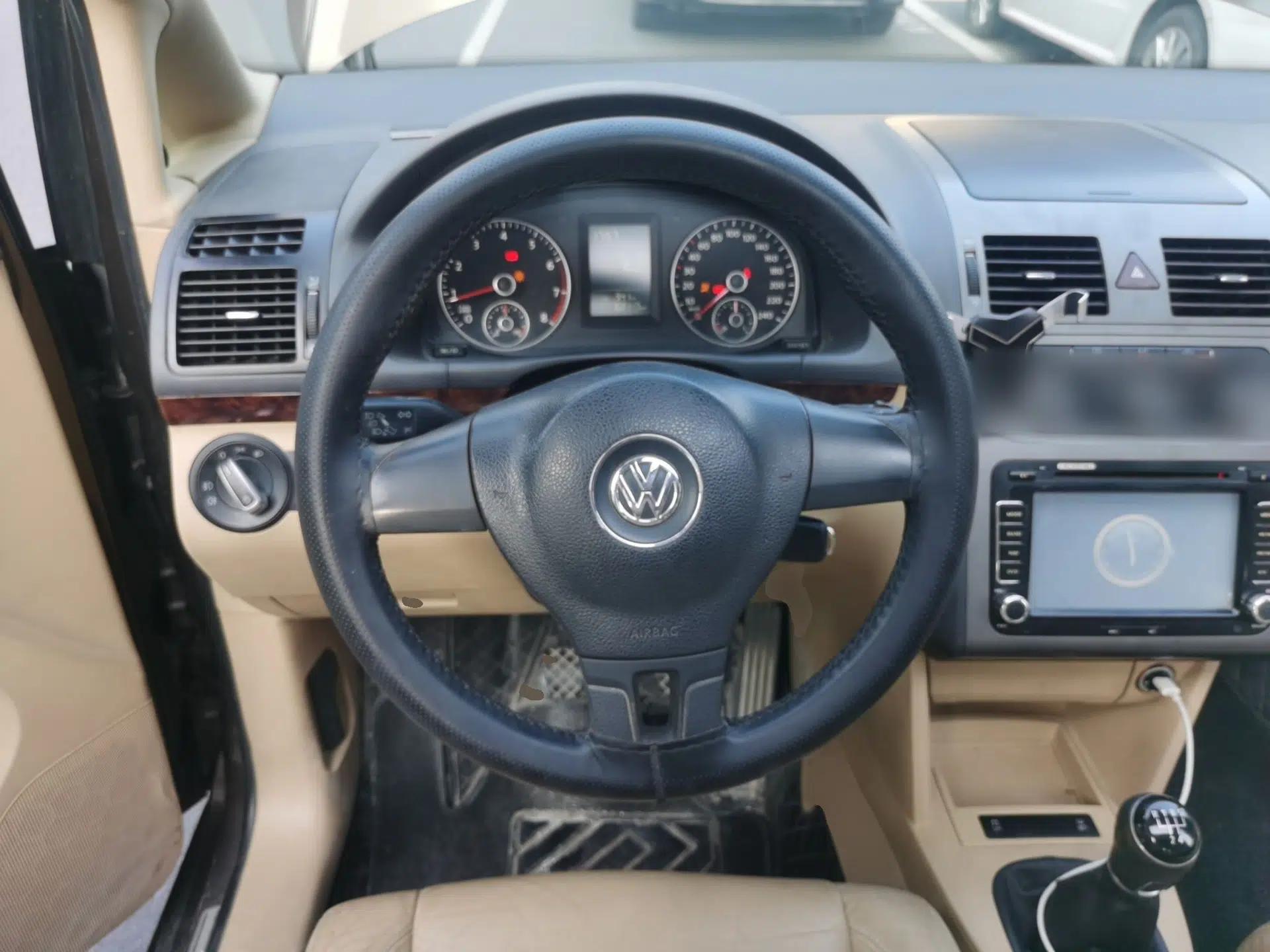 Volkswagen Touran 2013 1.4T Manual Comfort Edition 5-Seater — миниатюра 10