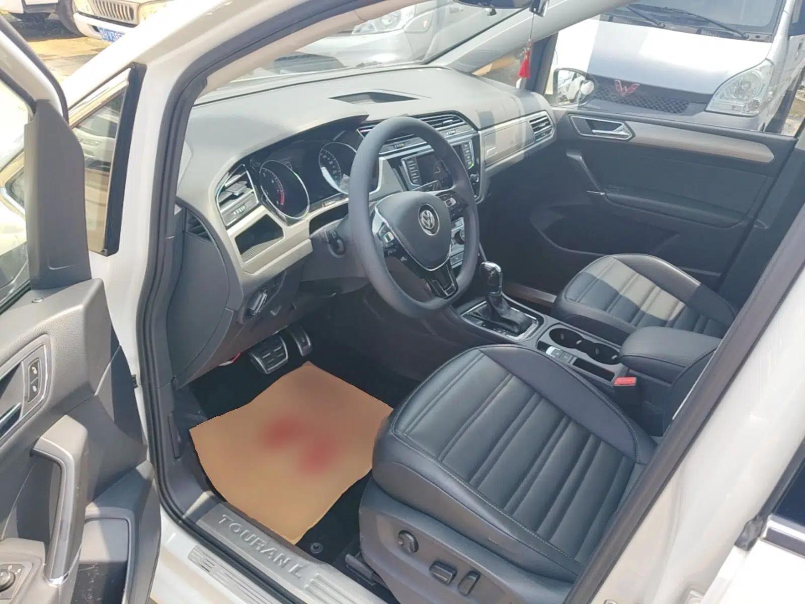 Volkswagen Touran 2018 Volkswagen Touran L 280TSI DSG Comfort Edition 7 Seats China V Emission Standard — миниатюра 23