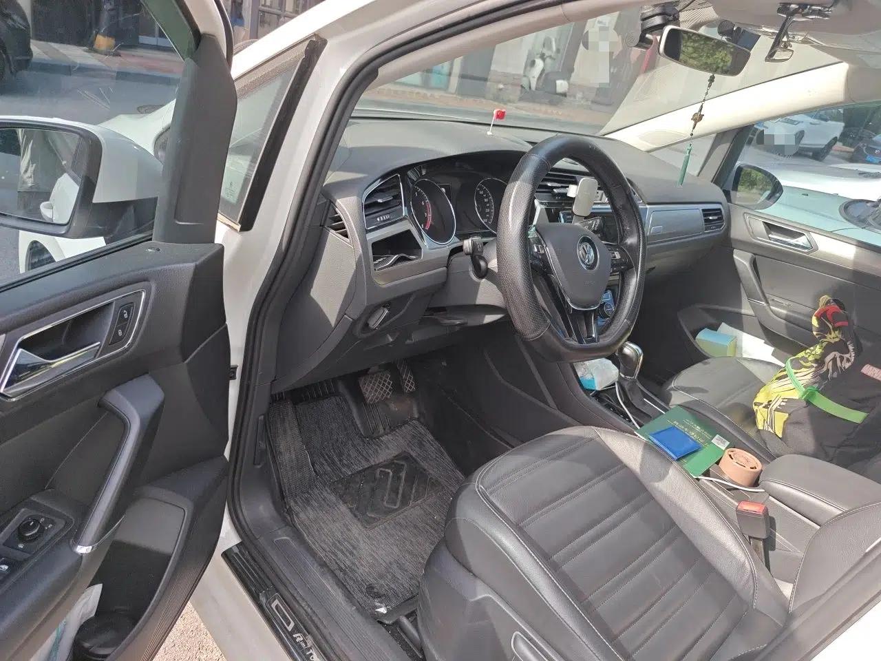 Volkswagen Touran 2018 Volkswagen Touran L 280TSI DSG Comfort Edition 7-seater — миниатюра 16