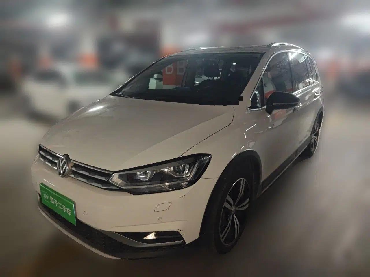 Volkswagen Touran 2018 Volkswagen Touran L 280TSI DSG Boundary Edition 7 Seats China V Emission Standard — миниатюра 1