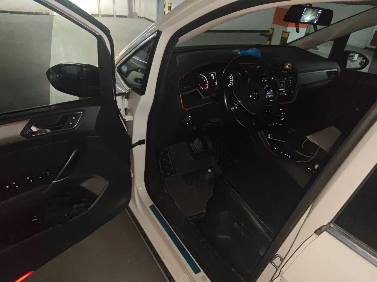 Volkswagen Touran 2018 Volkswagen Touran L 280TSI DSG Boundary Edition 7 Seats China V Emission Standard — миниатюра 16