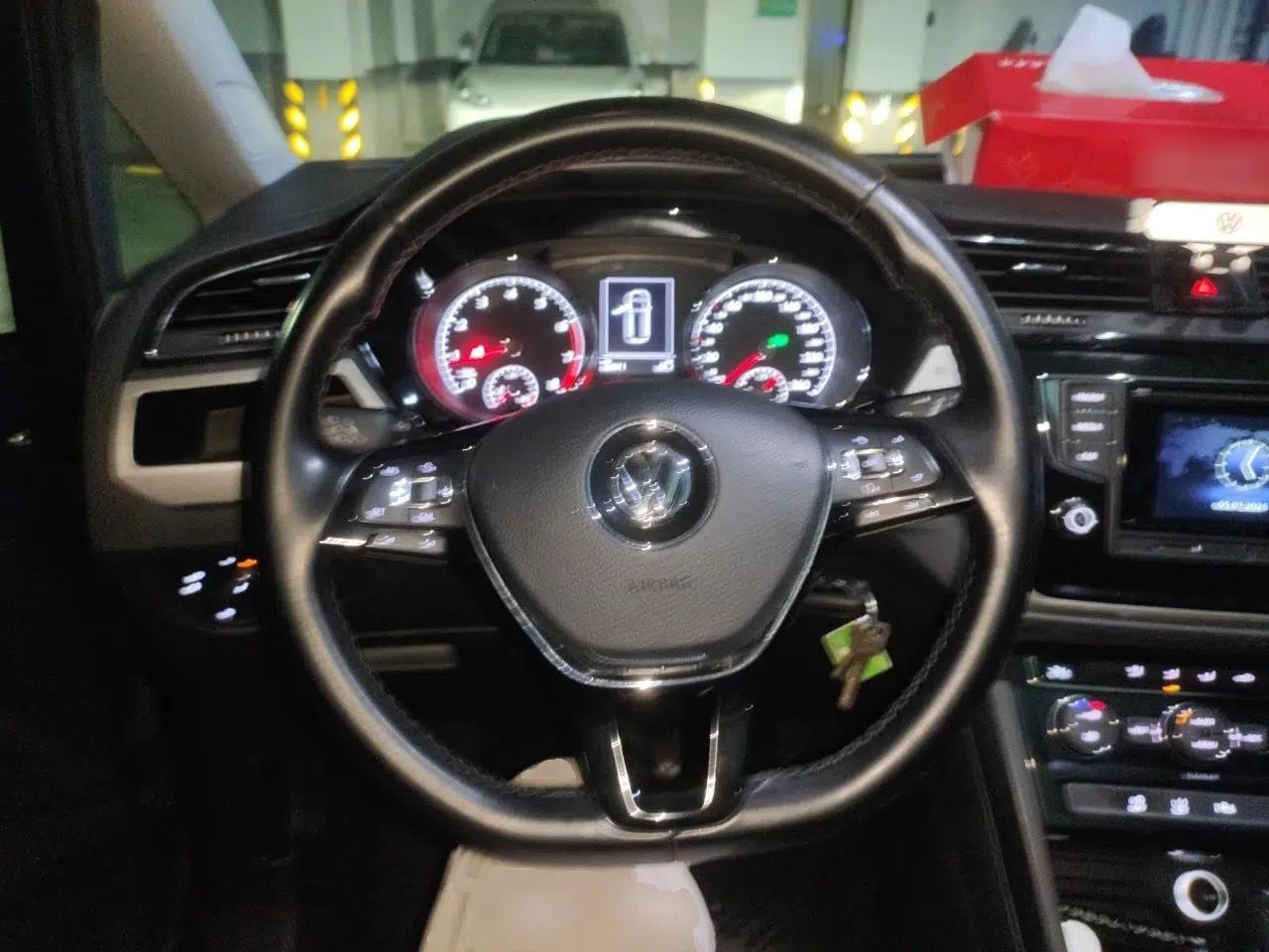 Volkswagen Touran 2016 Volkswagen Touran L 280TSI DSG Comfort Edition — миниатюра 10
