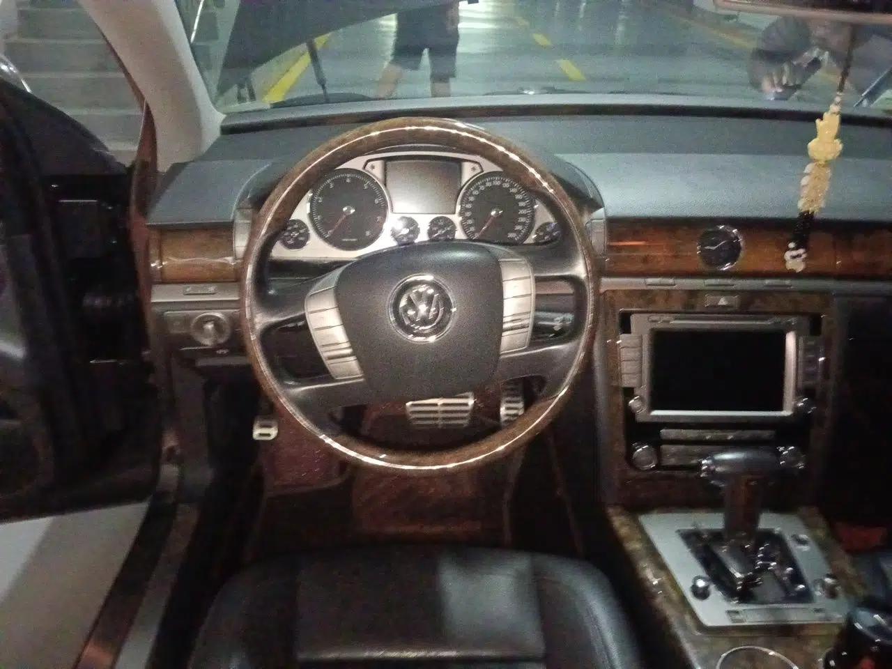 Volkswagen Phaeton 2011 3.6L V6 5-Seater Extended Business Edition — миниатюра 10