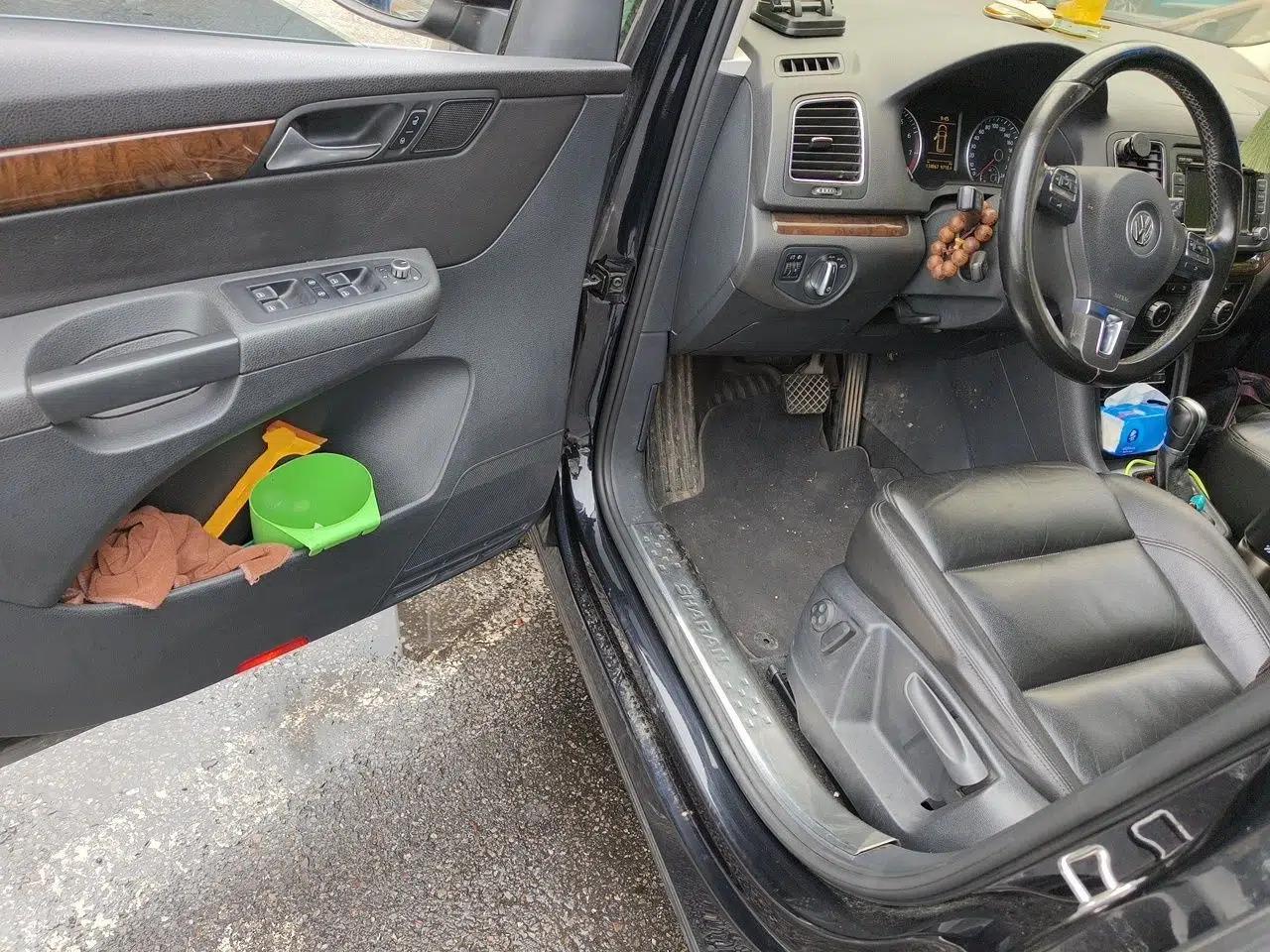 Volkswagen Sharan 2013 1.8TSI Comfort Model Euro IV — миниатюра 16