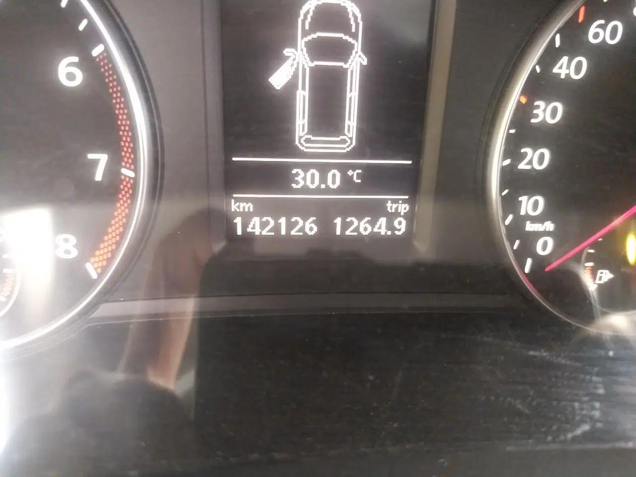 Volkswagen Sharan 2014 2.0 TSI Luxury Model — миниатюра 12