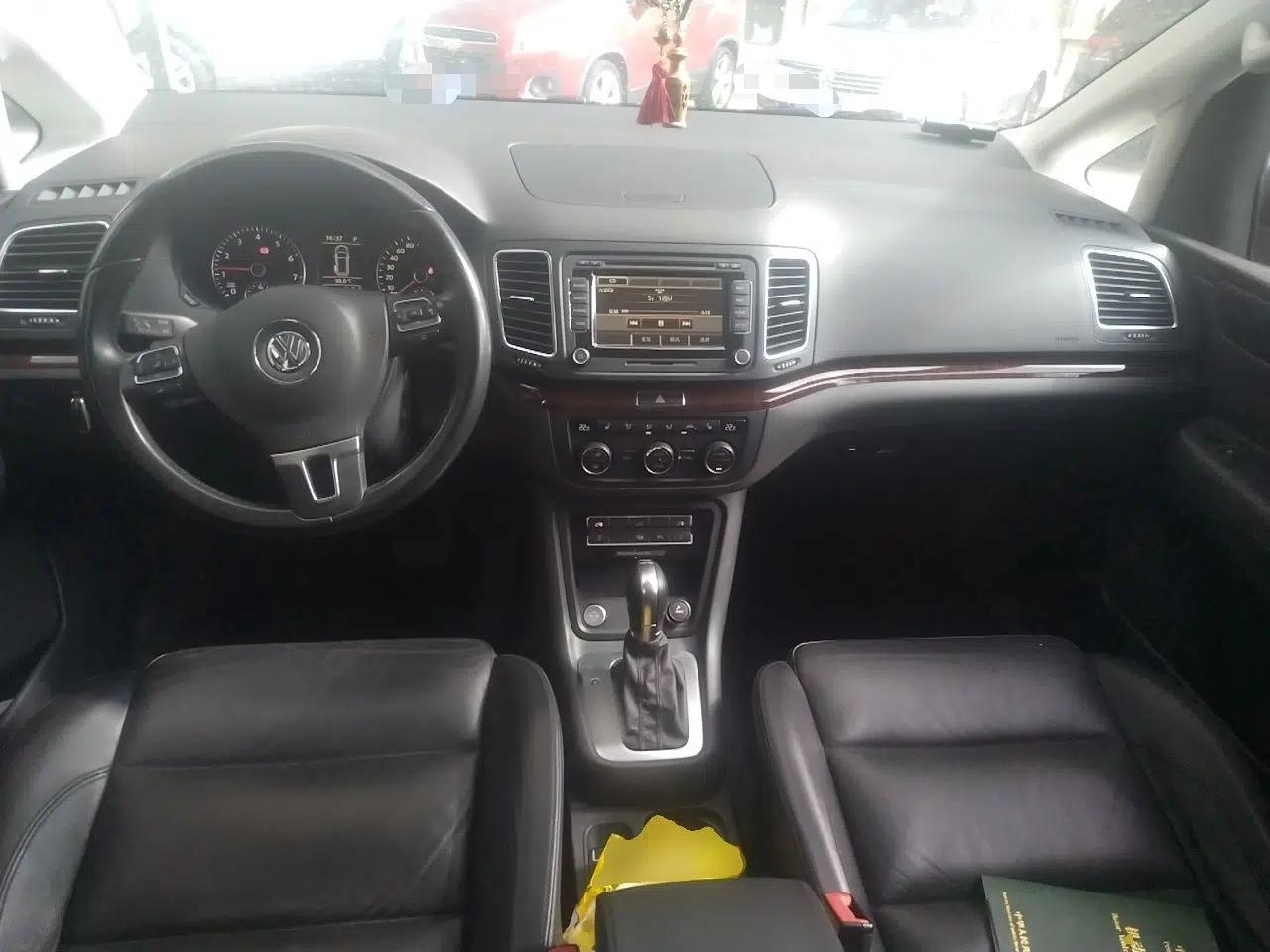 Volkswagen Sharan 2014 2.0 TSI Luxury Model — миниатюра 9