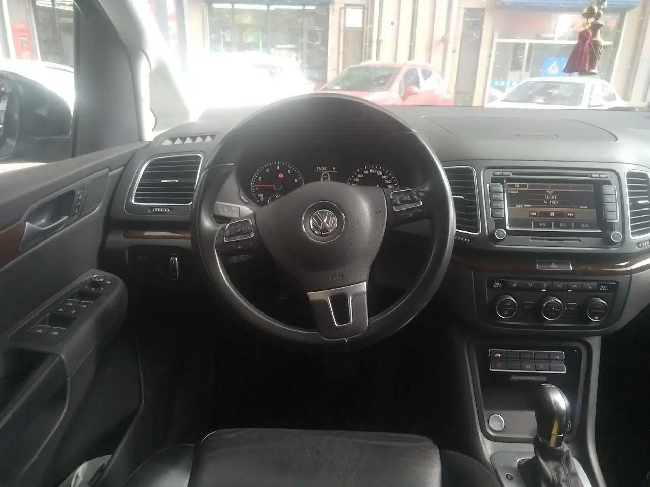 Volkswagen Sharan 2014 2.0 TSI Luxury Model — миниатюра 10