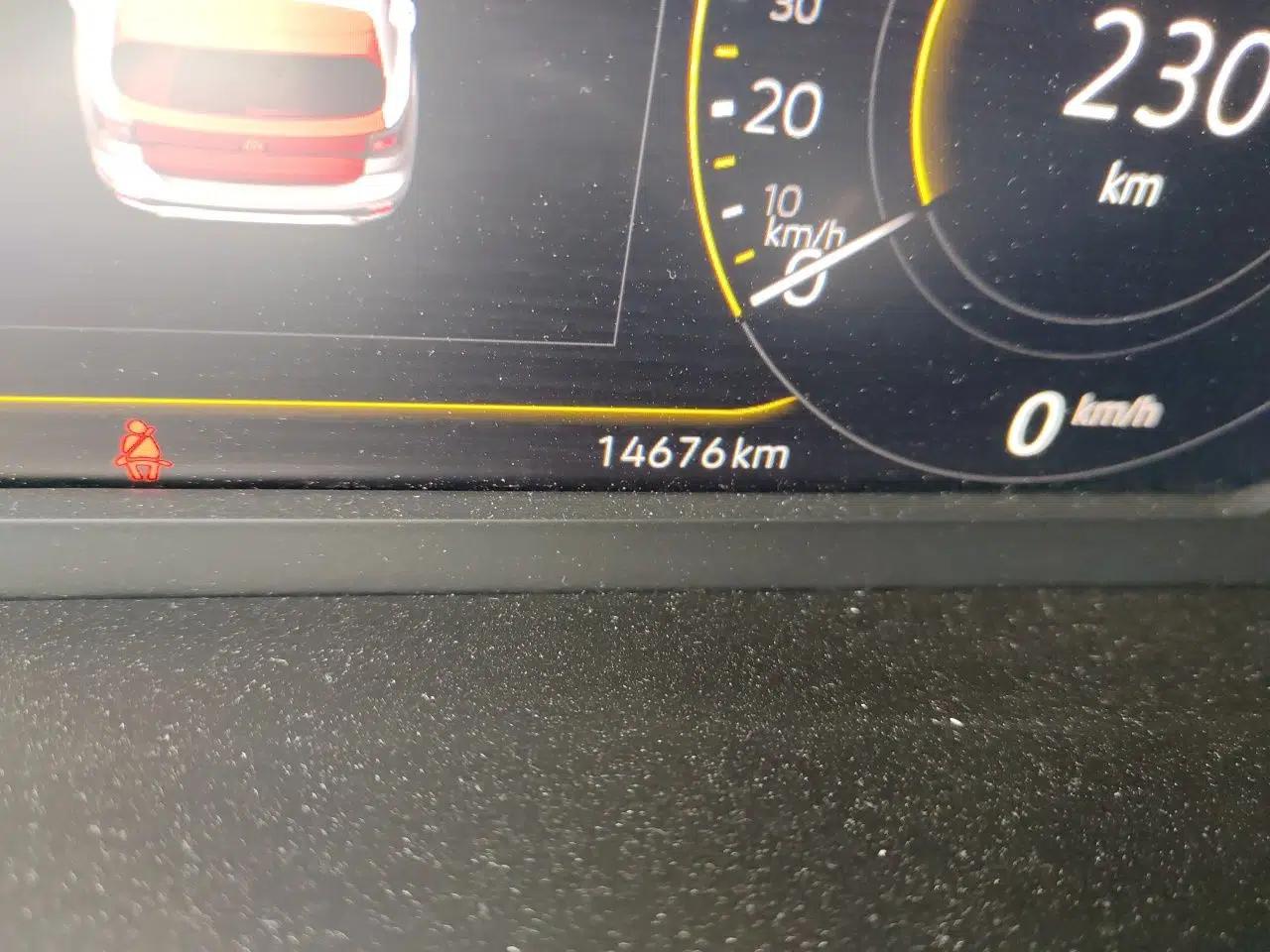 Volkswagen Tacqua 2023 200TSI DSG Joy-Connect Edition — миниатюра 12