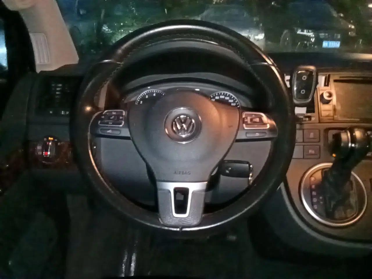 Volkswagen Multivan 2014 2.0 TSI Four-Wheel-Drive Executive Edition — миниатюра 10