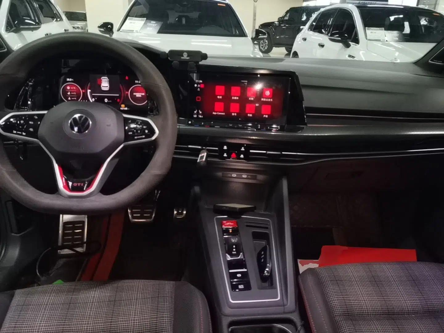 Volkswagen Golf GTI 2023 380TSI DSG GTI — миниатюра 12