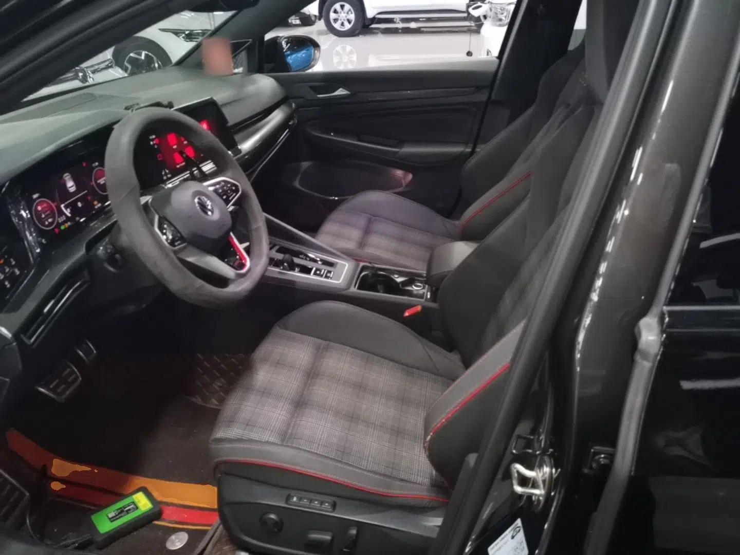 Volkswagen Golf GTI 2023 380TSI DSG GTI — миниатюра 17