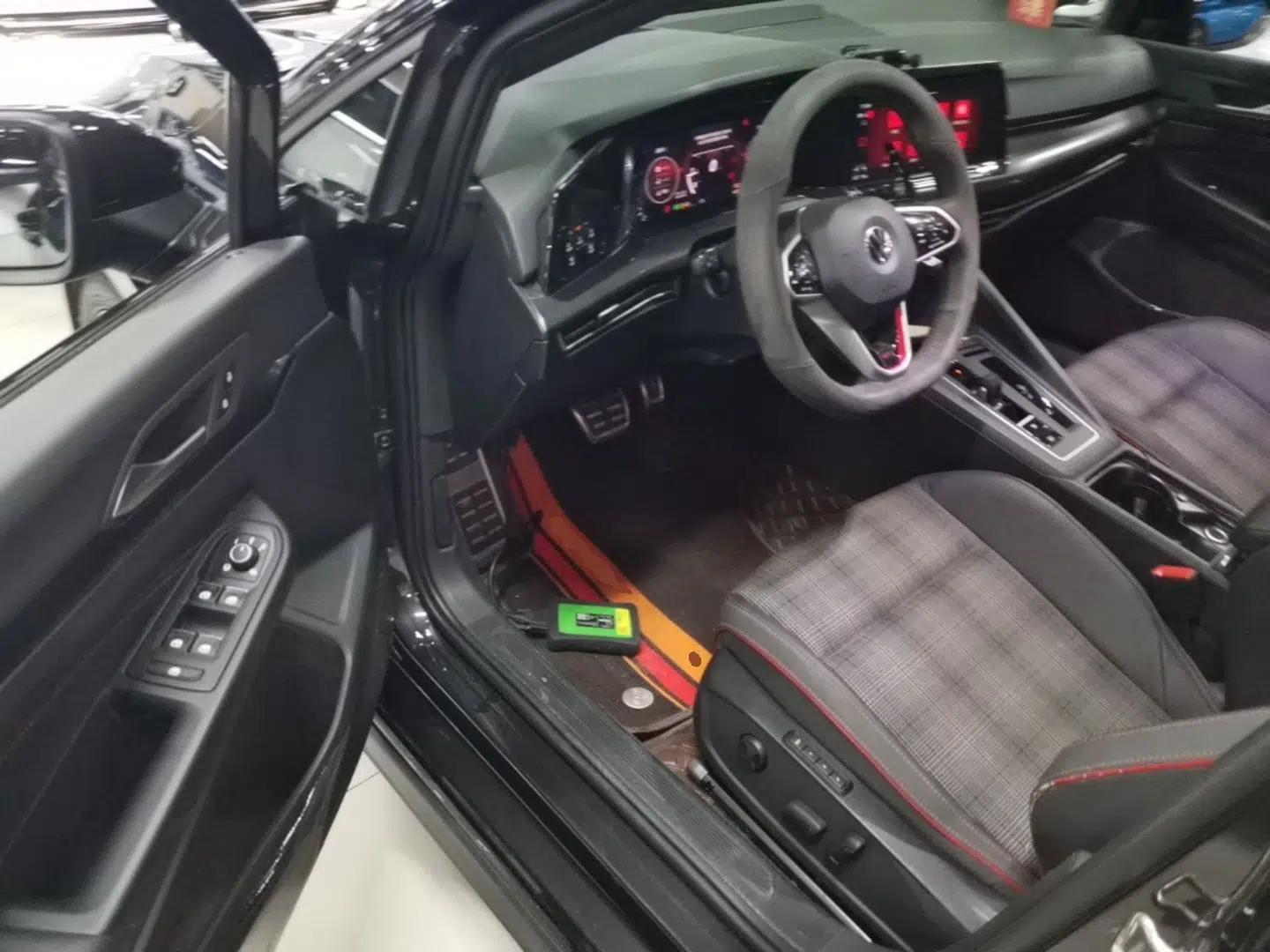 Volkswagen Golf GTI 2023 380TSI DSG GTI — миниатюра 18