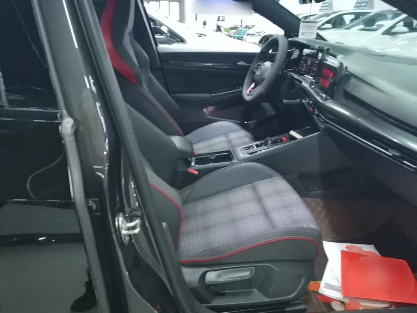 Volkswagen Golf GTI 2023 380TSI DSG GTI — миниатюра 19