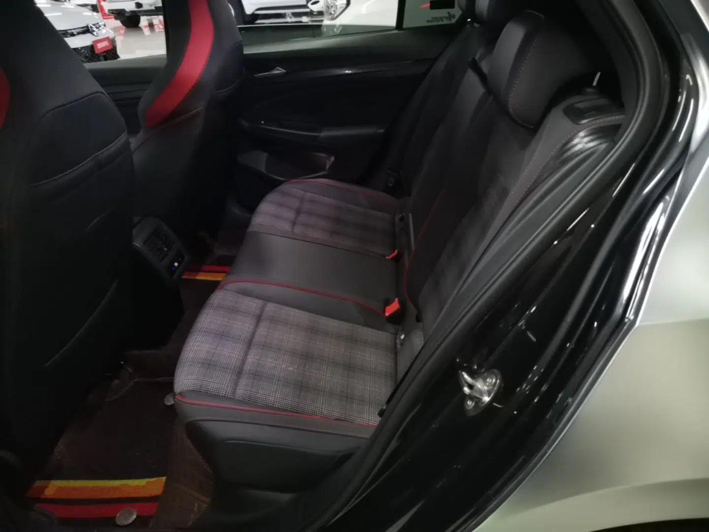 Volkswagen Golf GTI 2023 380TSI DSG GTI — миниатюра 20