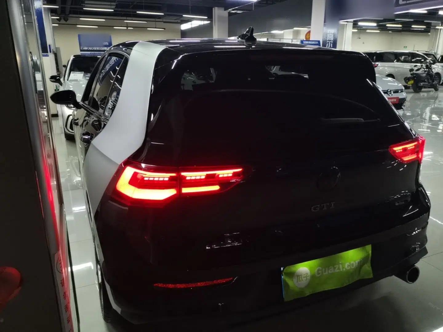 Volkswagen Golf GTI 2023 380TSI DSG GTI — миниатюра 4