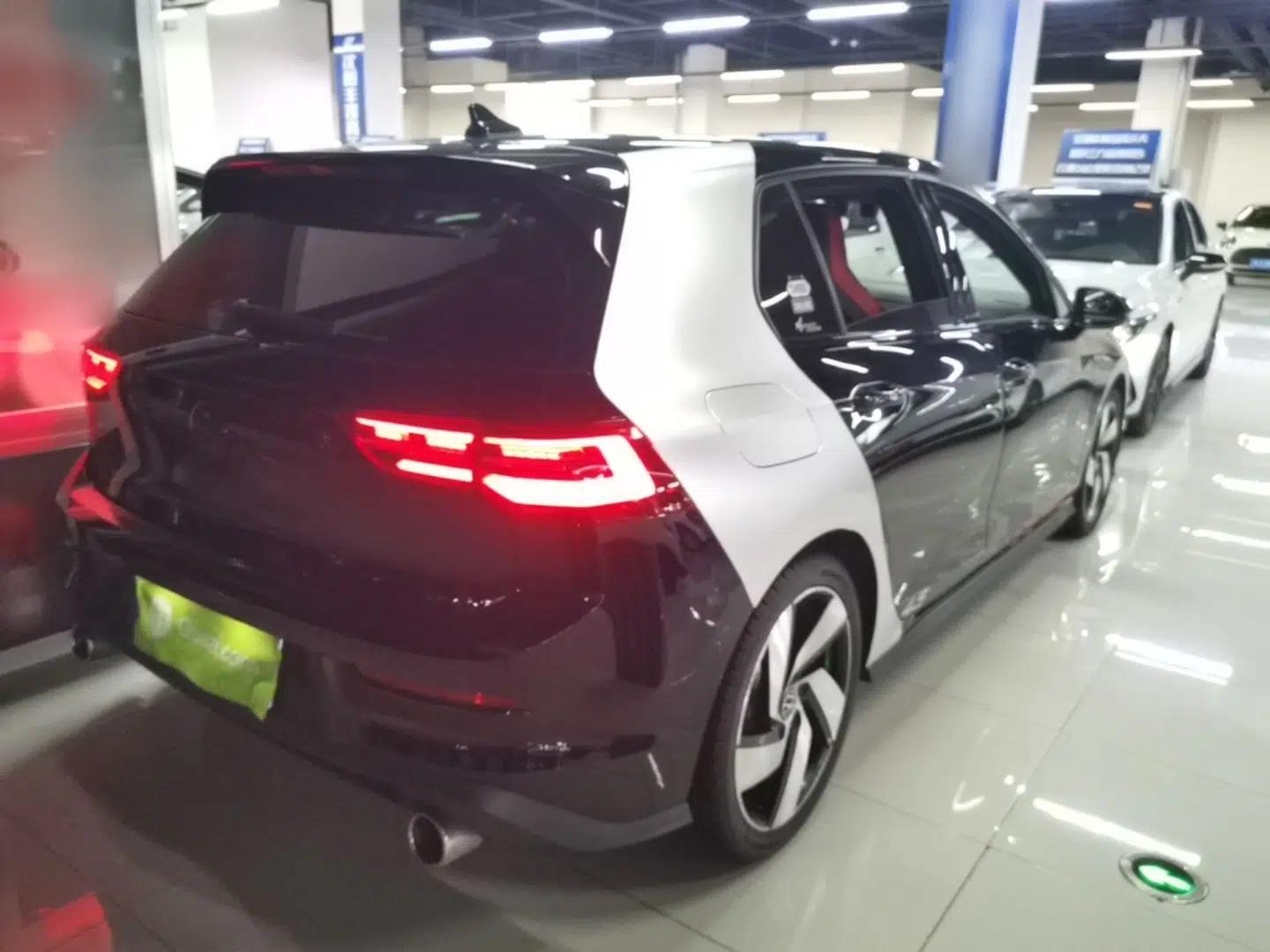 Volkswagen Golf GTI 2023 380TSI DSG GTI — миниатюра 6