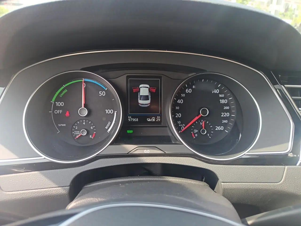 Volkswagen Magotan GTE Plug-in Hybrid 2020 GTE Luxury Model — миниатюра 10