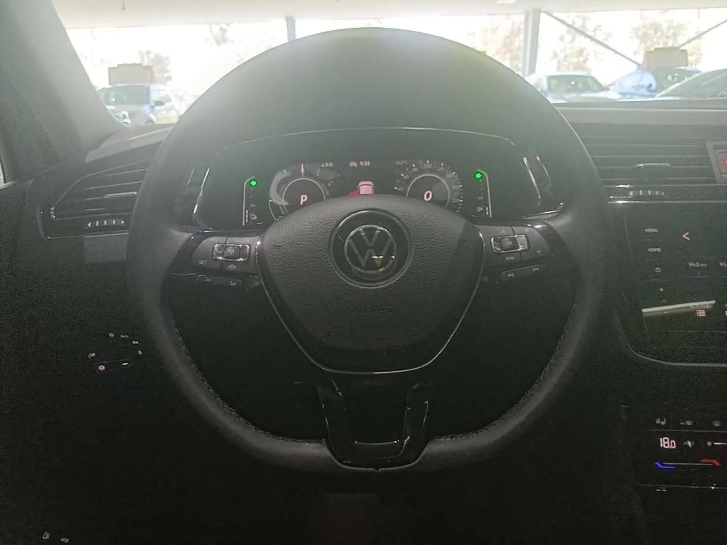Volkswagen Tiguan L New Energy 2021 430 PHEV Plug-in Hybrid Flagship Edition — миниатюра 18