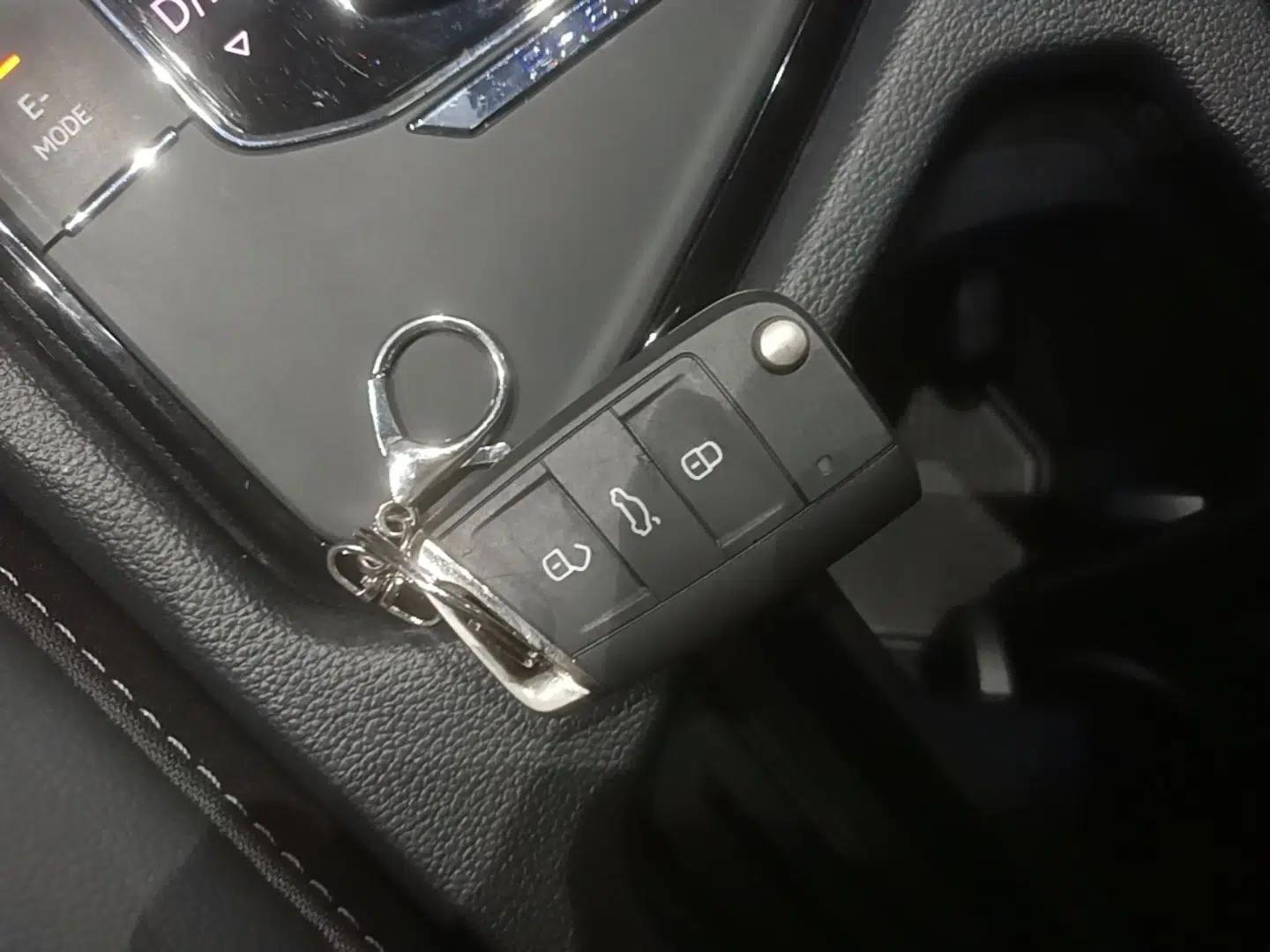 Volkswagen Tiguan L New Energy 2021 430 PHEV Plug-in Hybrid Flagship Edition — миниатюра 28