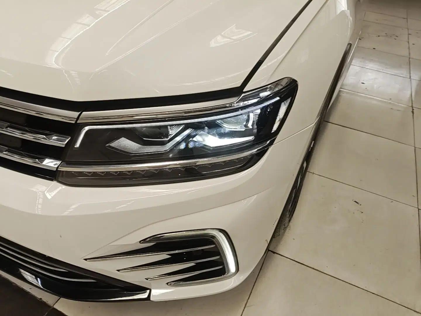 Volkswagen Tiguan L New Energy 2020 430 PHEV Plug-in Hybrid Flagship Edition — миниатюра 8