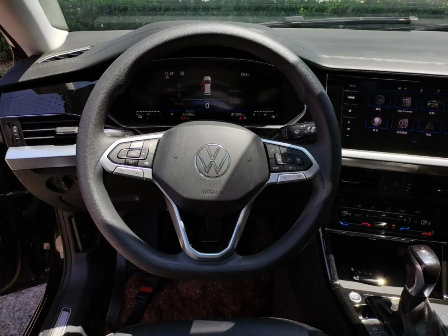 Volkswagen Passat New Energy 2023 430 PHEV Hybrid Elite Edition — миниатюра 13