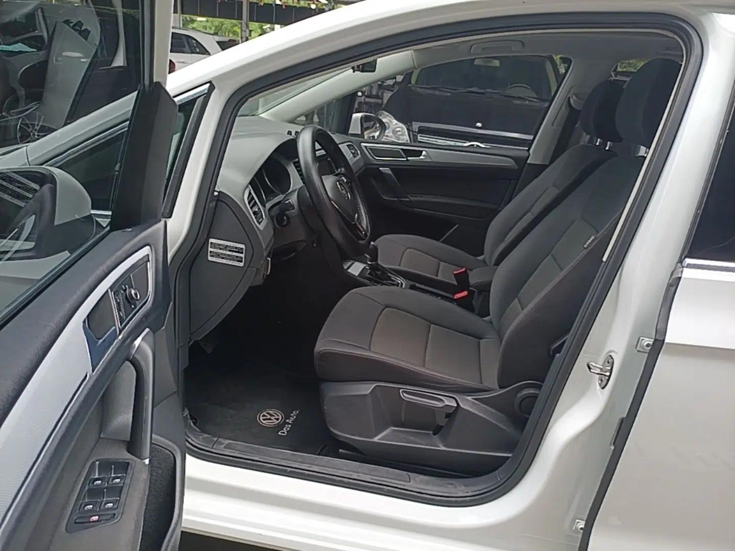 Volkswagen Golf Sportsvan 2016 230TSI Automatic Trend Edition — миниатюра 17