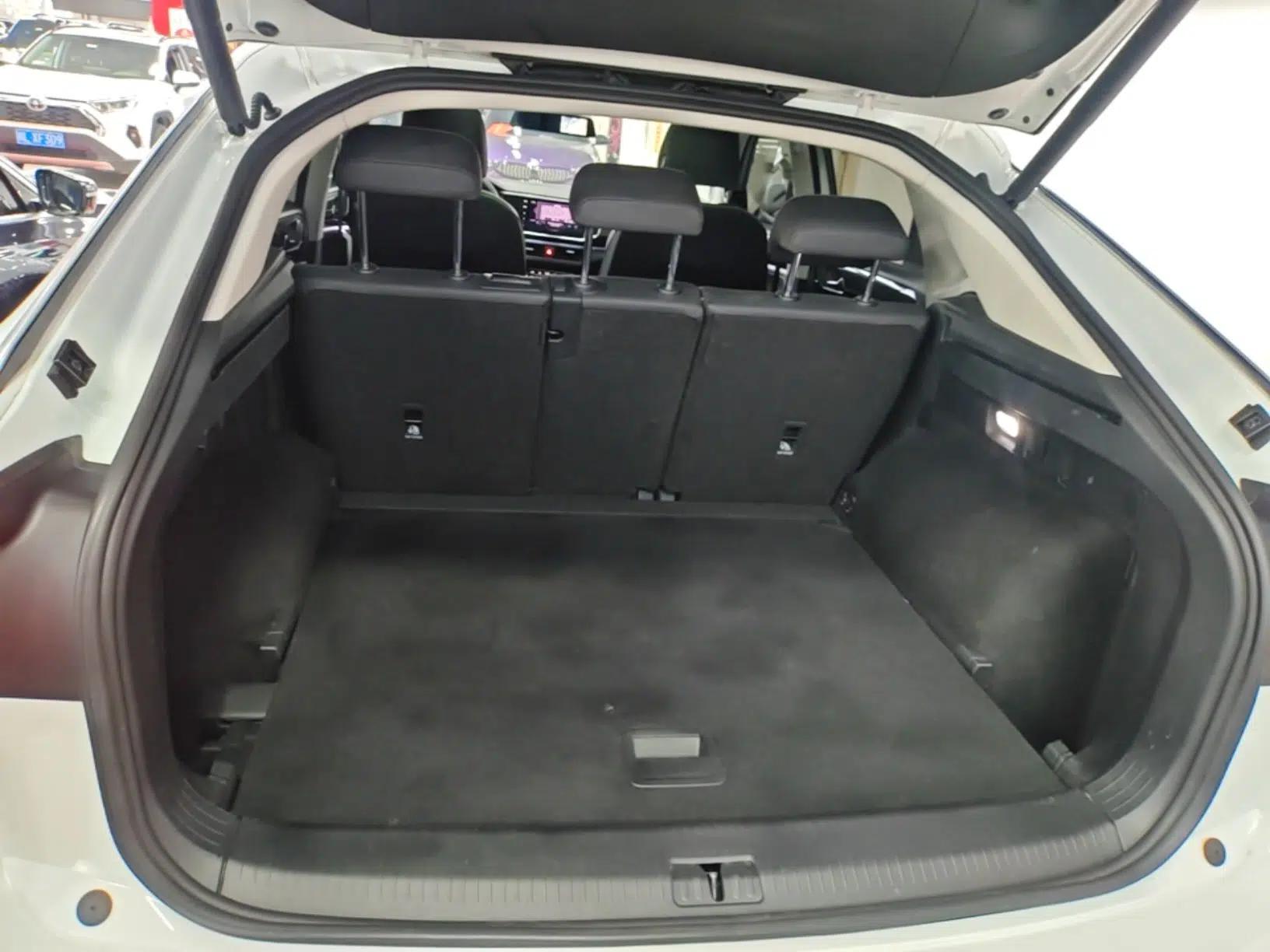 Volkswagen Tayron X 2020 330TSI Two-Wheel Drive Luxury Smart Connectivity Version — миниатюра 22