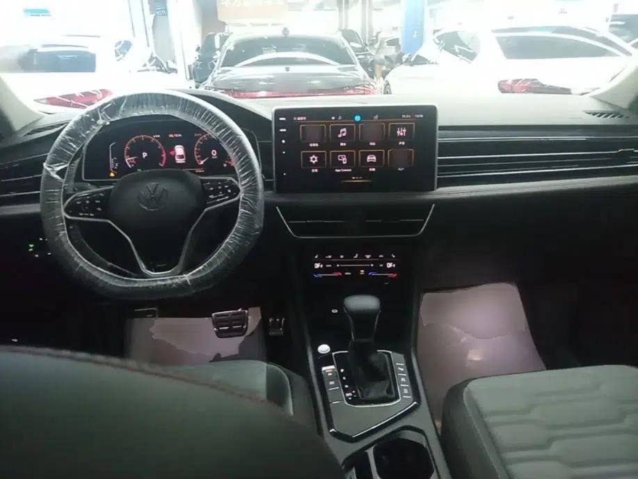 Volkswagen Tiguan X 2023 330TSI Two-Wheel-Drive Flagship Edition — миниатюра 12