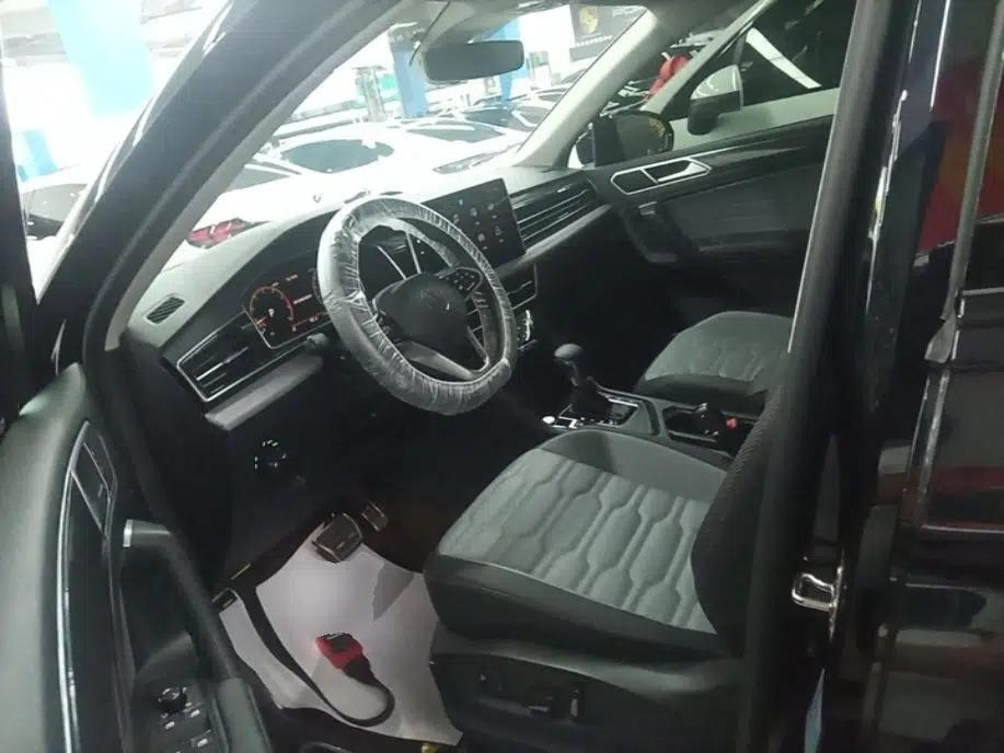 Volkswagen Tiguan X 2023 330TSI Two-Wheel-Drive Flagship Edition — миниатюра 17