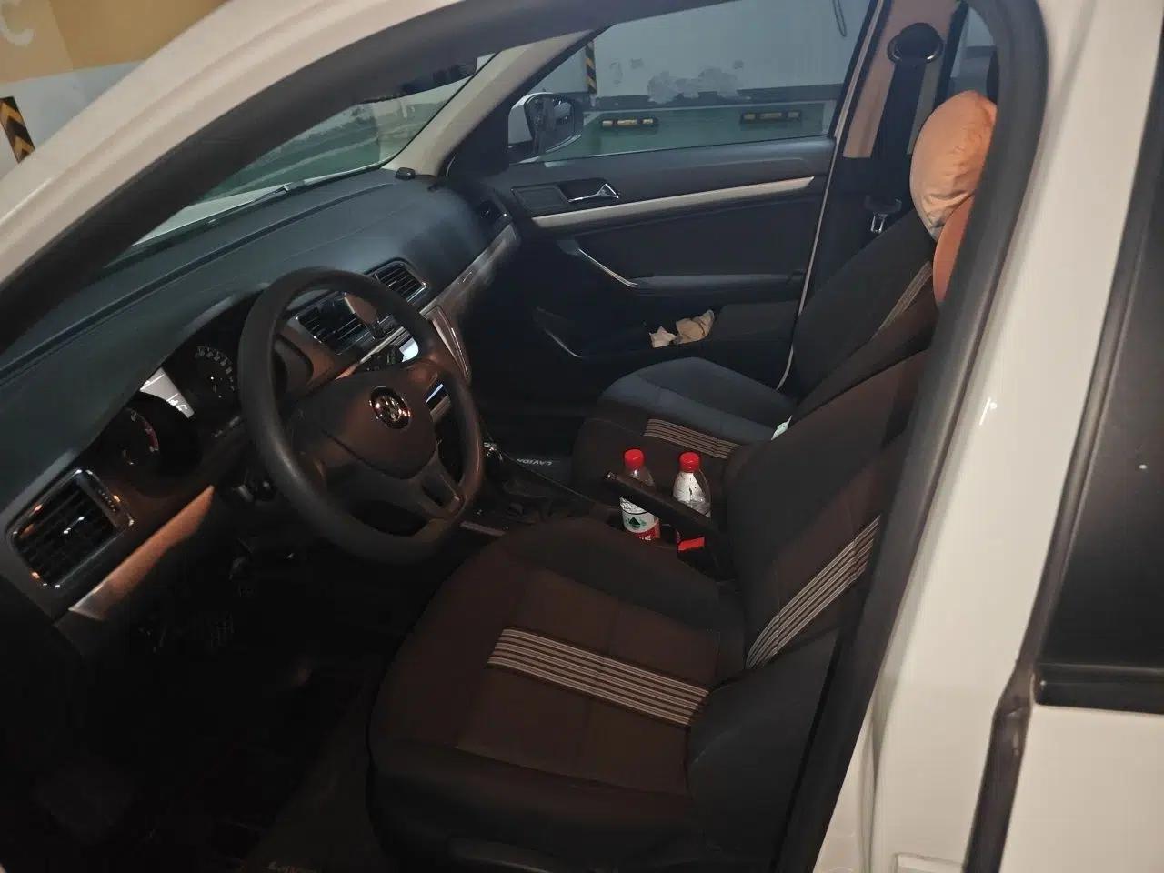 Volkswagen Gran Lavida 2017 1.6L Automatic Fashion Edition — миниатюра 15