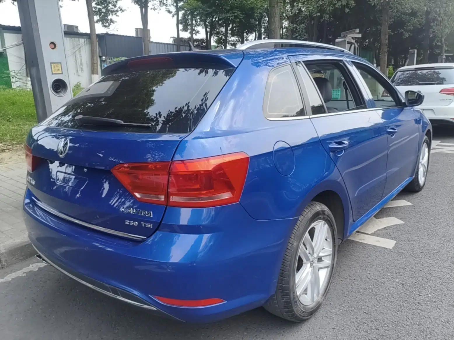 Volkswagen Gran Lavida 2015 230TSI DSG Comfort Edition — миниатюра 6